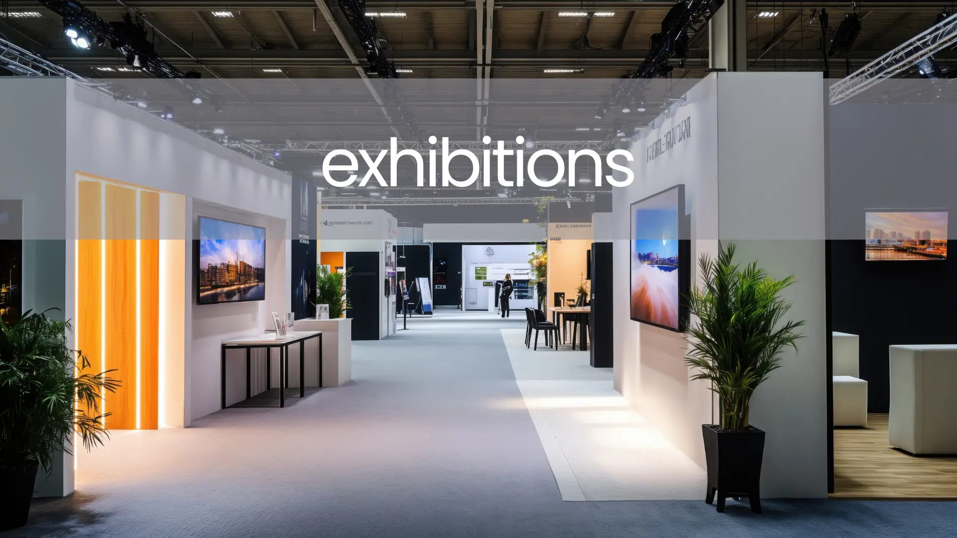 Padiglione fieristico moderno con stand espositivi, immagine generica utilizzata per la sezione fiere ed exhibitions di Mulmix.